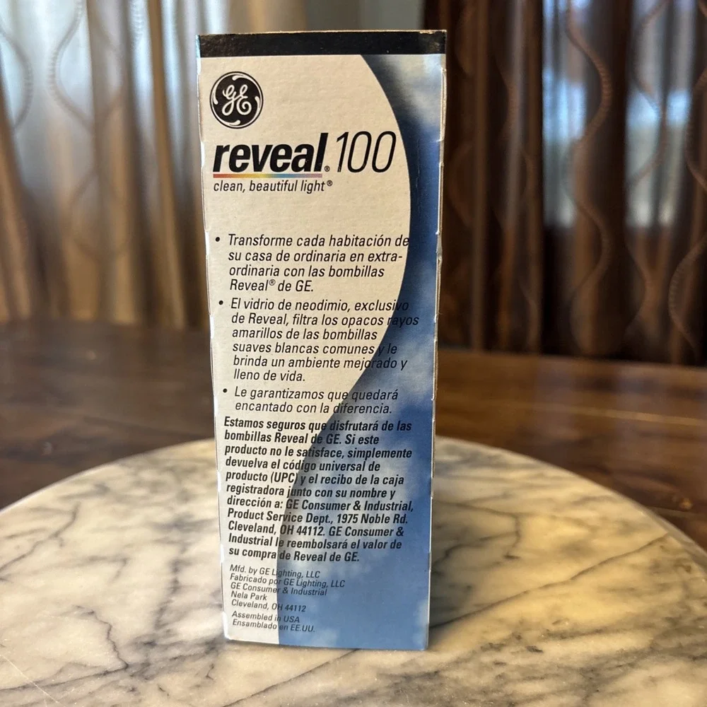 GE Reveal - 100 Watt Light Bulbs - A19 4-Pack New NOS
